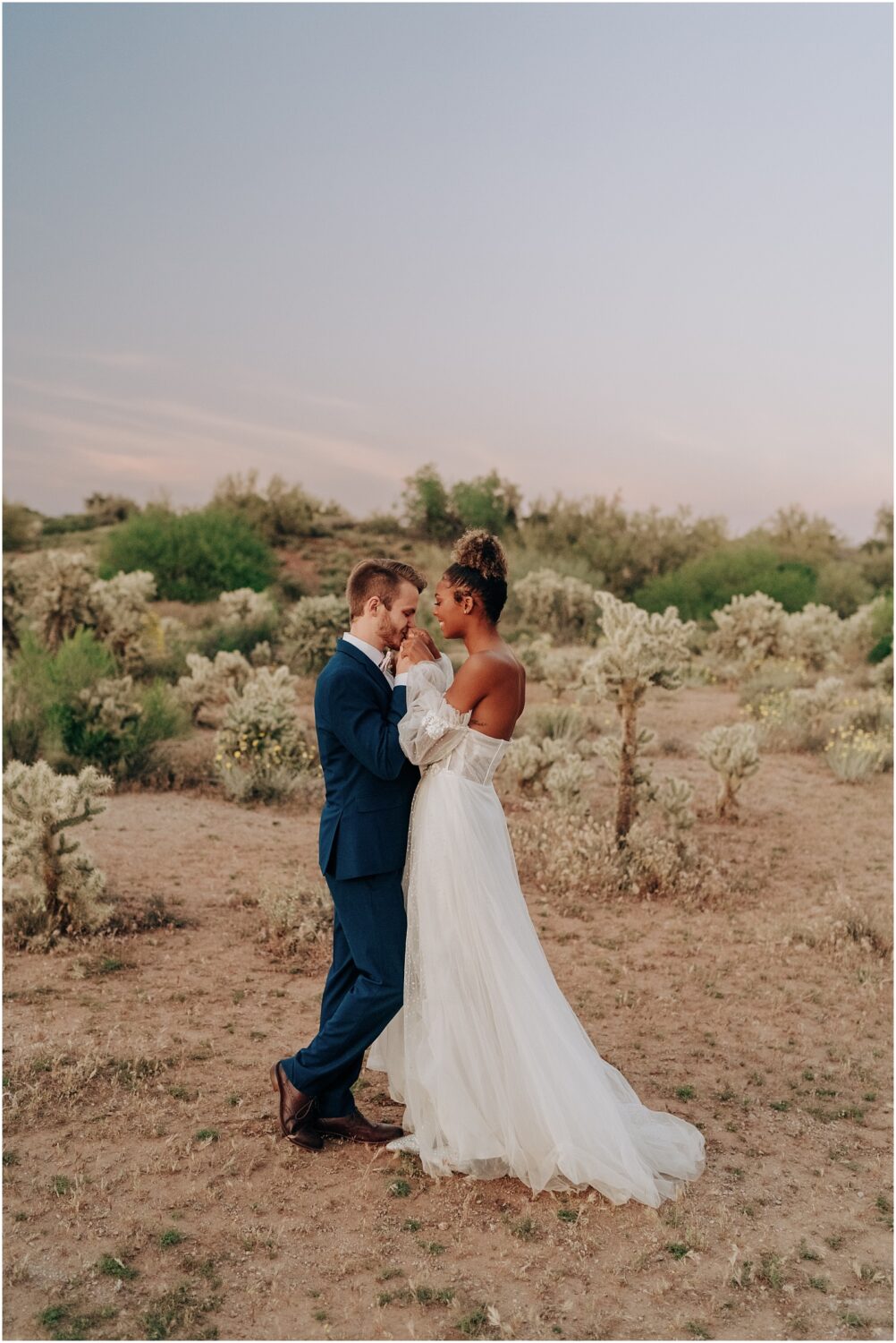 Elopement couple in the desert in Phoenix Arizona