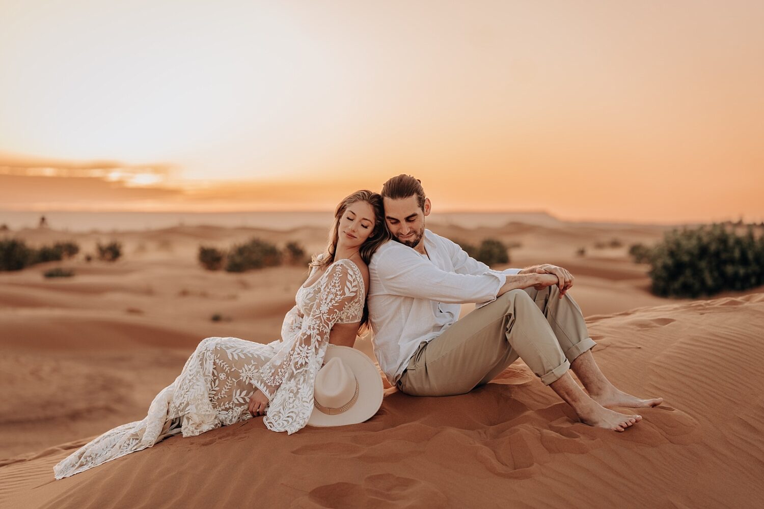 morroco wedding photographer bride and groom portraits in the Sahara desert at sunrise