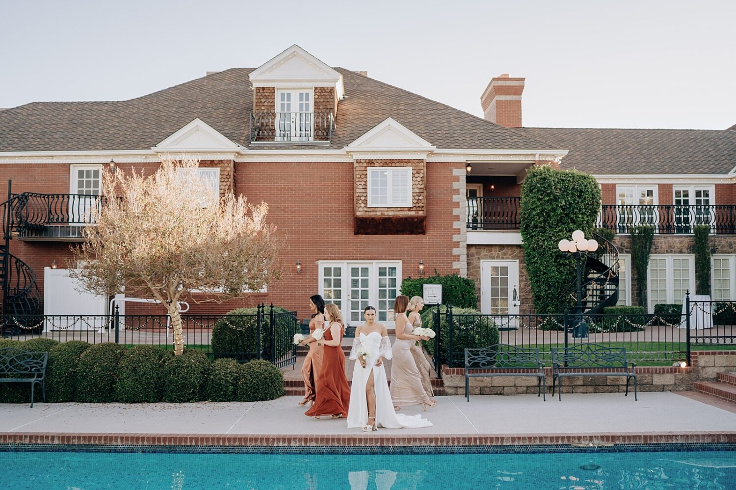 bridal party portrait at Stonebridge Manor in Phoenix Arizona wedding photographer