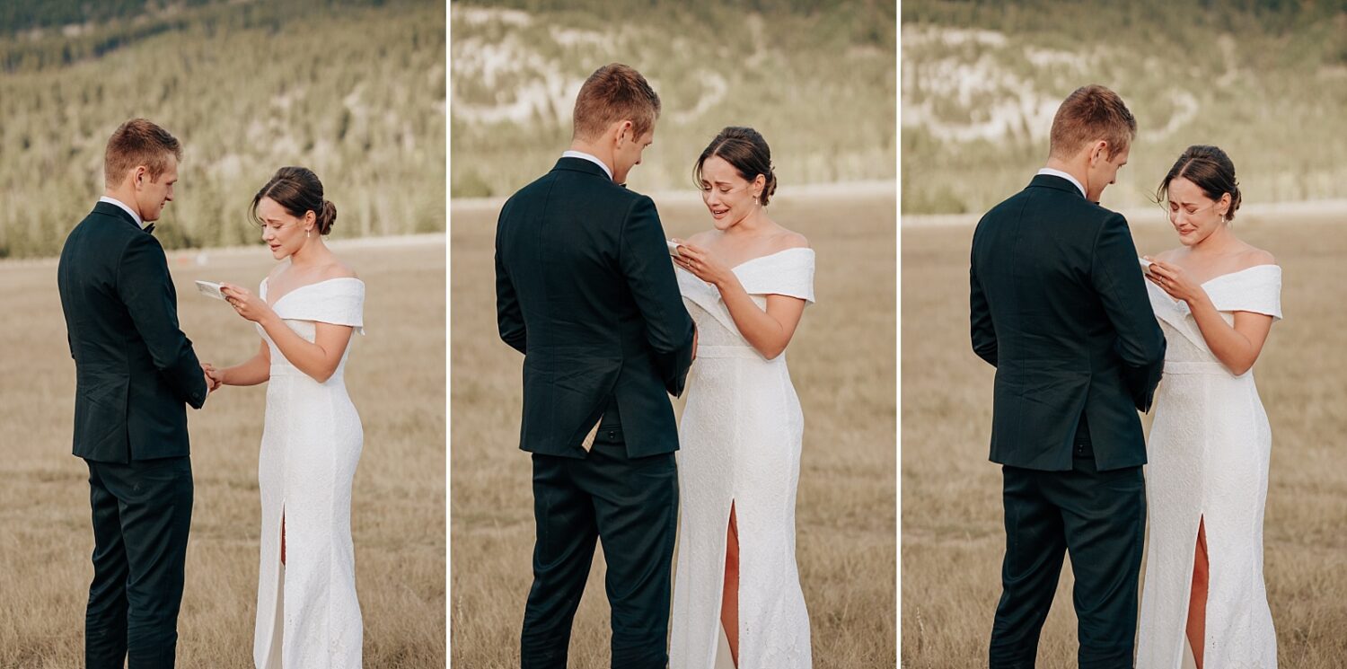 Jasper elopement photographer. Photos of bride and groom reading personal vows.